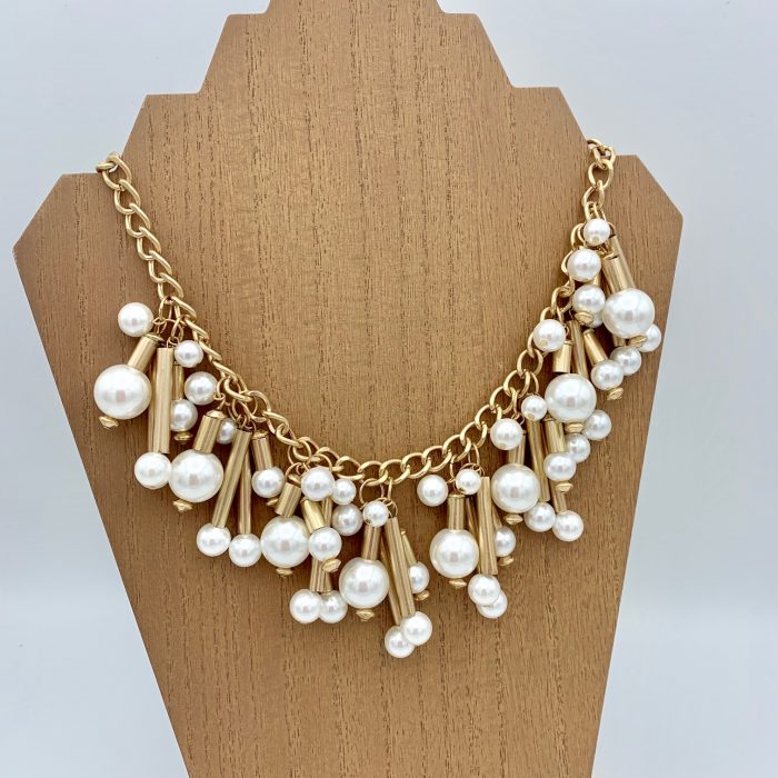 Gold and pearl dangles necklace